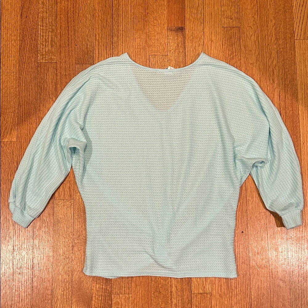 Light Blue Knotted Top Size Large - Picture 7 of 9